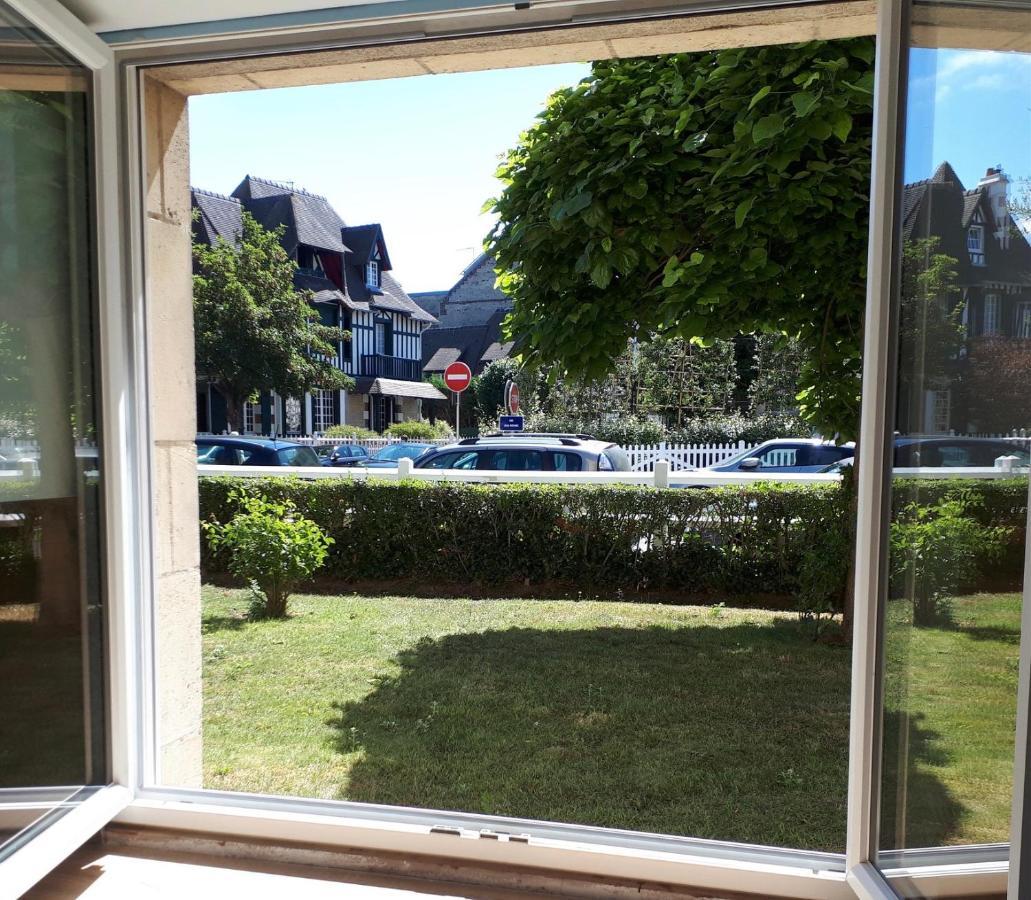 Le Deauvillais Deauville Exterior photo